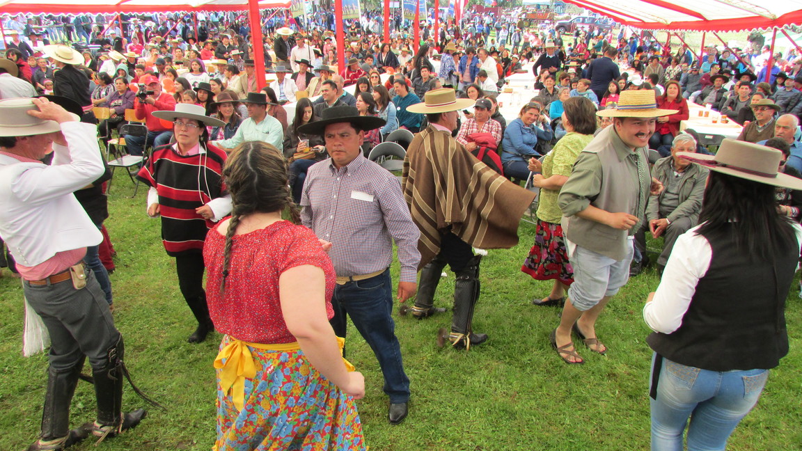 Presentación del Conjunto Folklórico Hualtata